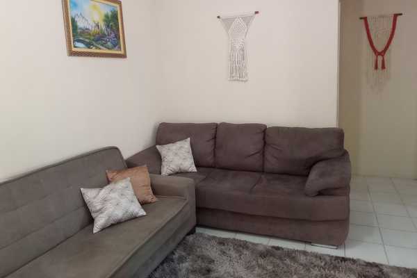 19 sala com sofa e tapete